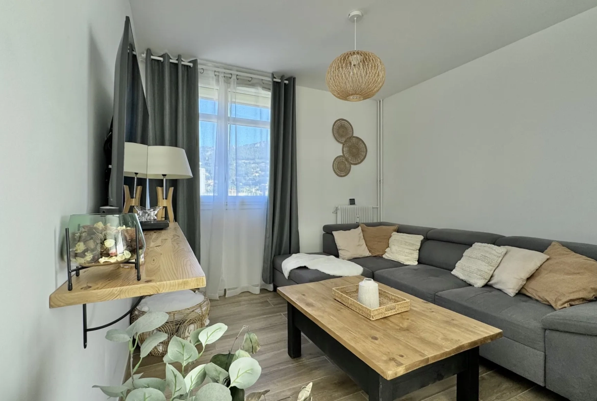Appartement 4 pièces rénové avec balcon, cave et parking à La Valette du Var 