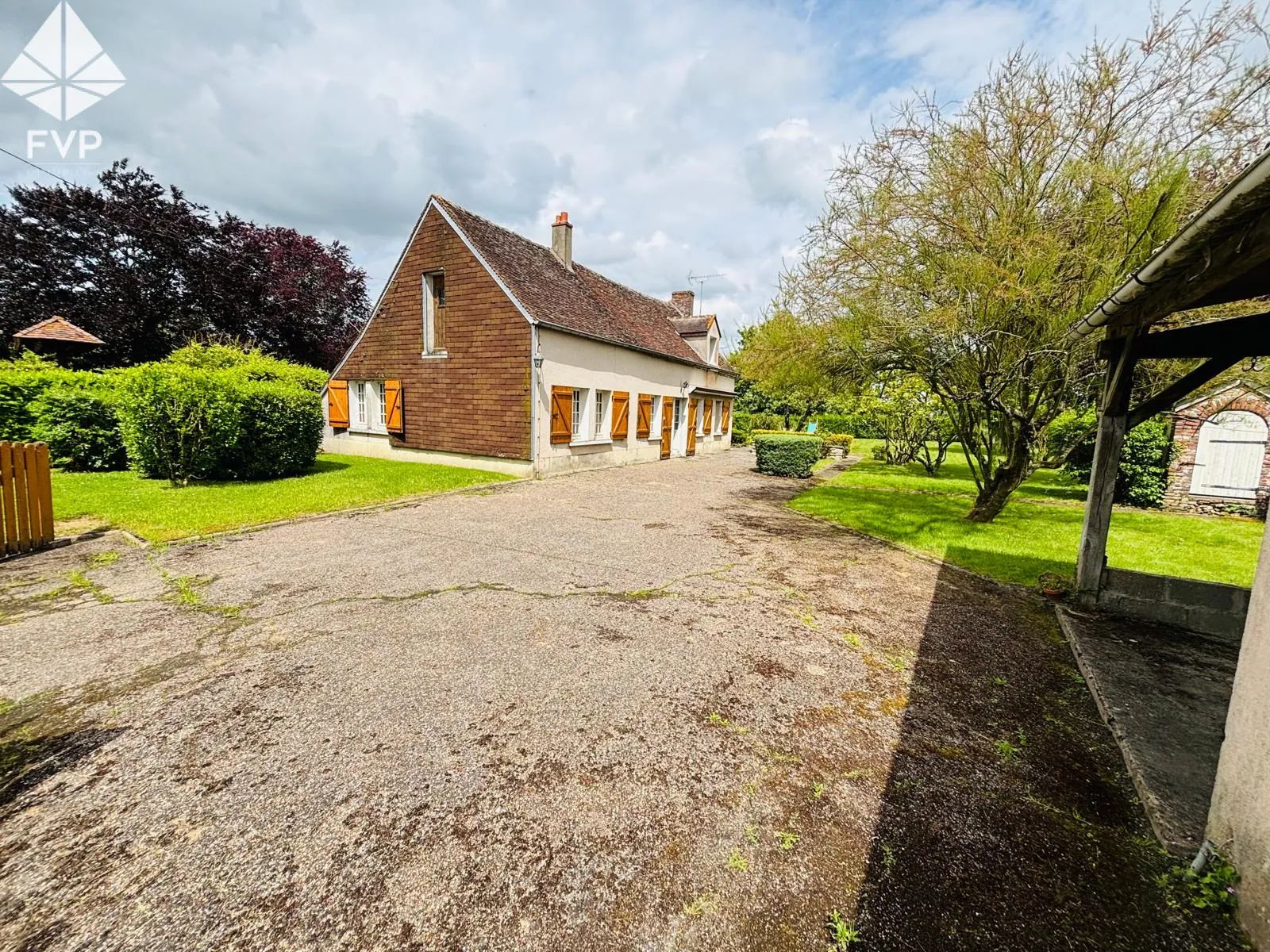 Maison de campagne à rénover à Douchy - Projet exceptionnel en pleine nature 