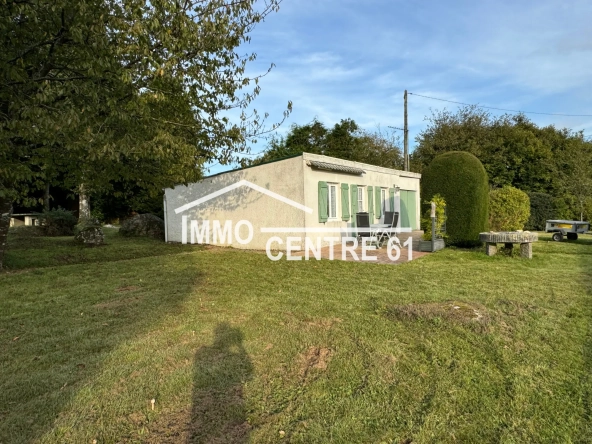 Maison de campagne 2 chambres avec garage et grand terrain arboré à La Ferté Macé