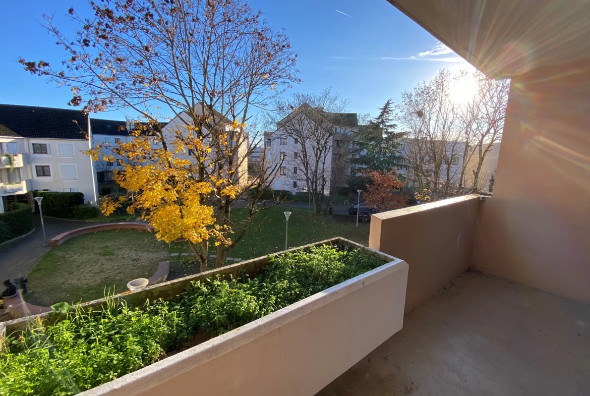 Appartement 4 pièces lumineux avec terrasse à Evry - Quartier Epinette 