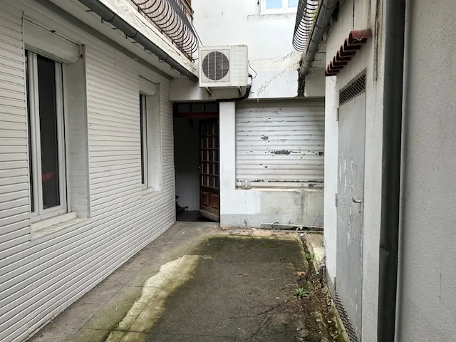 Immeuble de rapport à Vic en Bigorre avec local commercial et appartements 