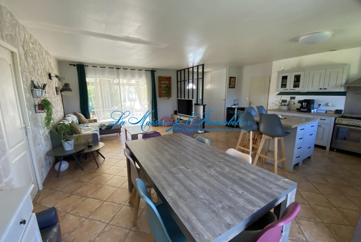 Villa de plain-pied avec piscine à Ledignan - Terrain de 840 m2 et 4 chambres 