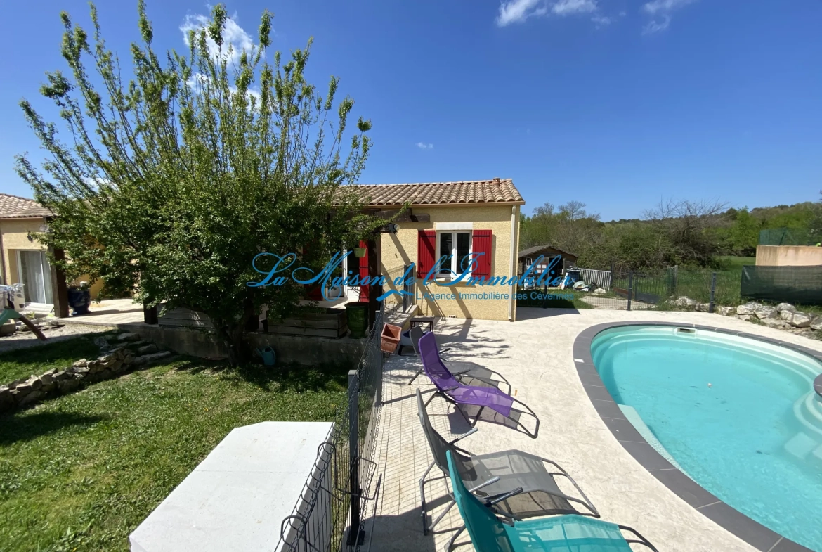 Villa de plain-pied avec piscine à Ledignan - Terrain de 840 m2 et 4 chambres 
