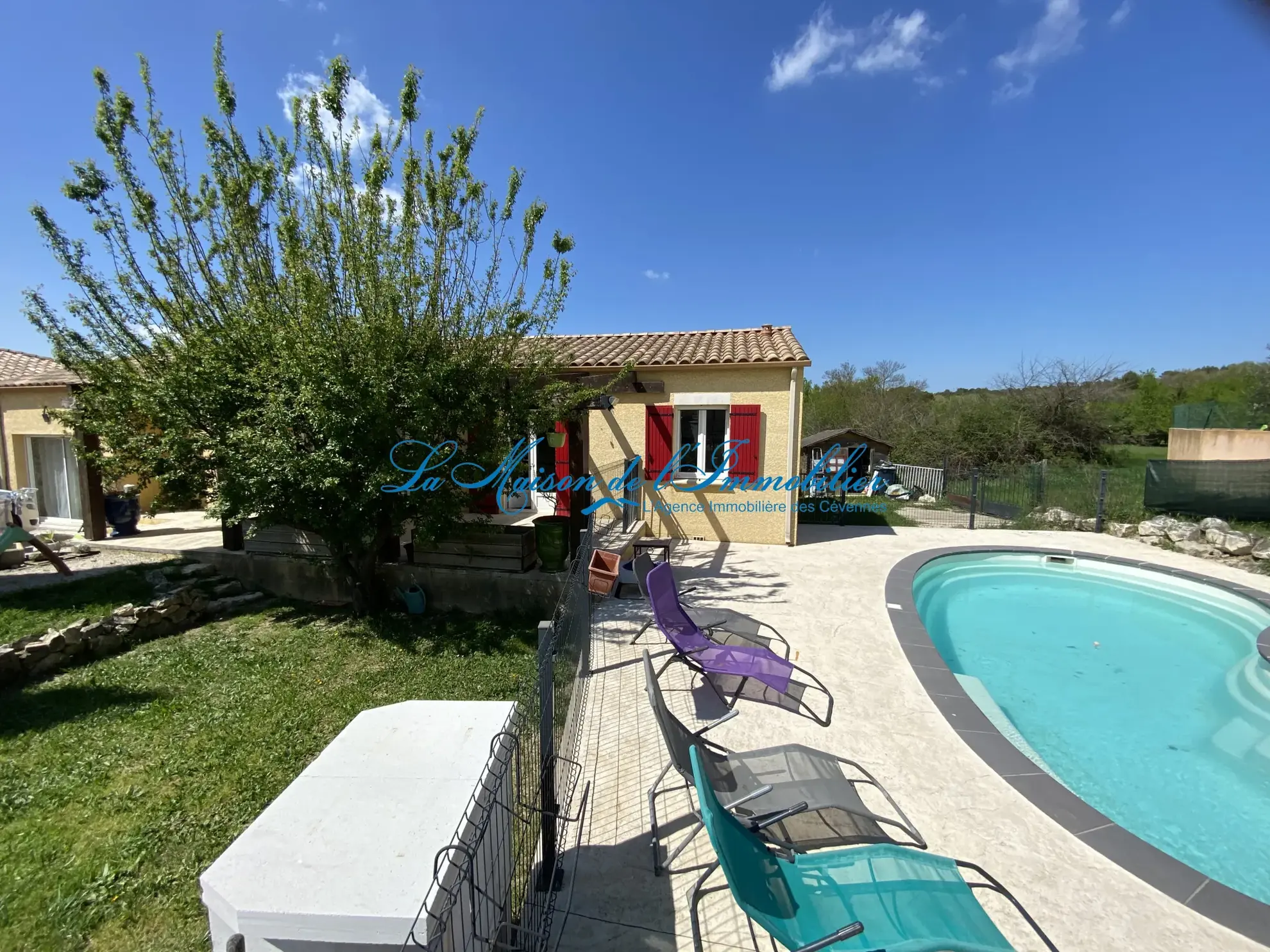 Villa de plain-pied avec piscine à Ledignan - Terrain de 840 m2 et 4 chambres 
