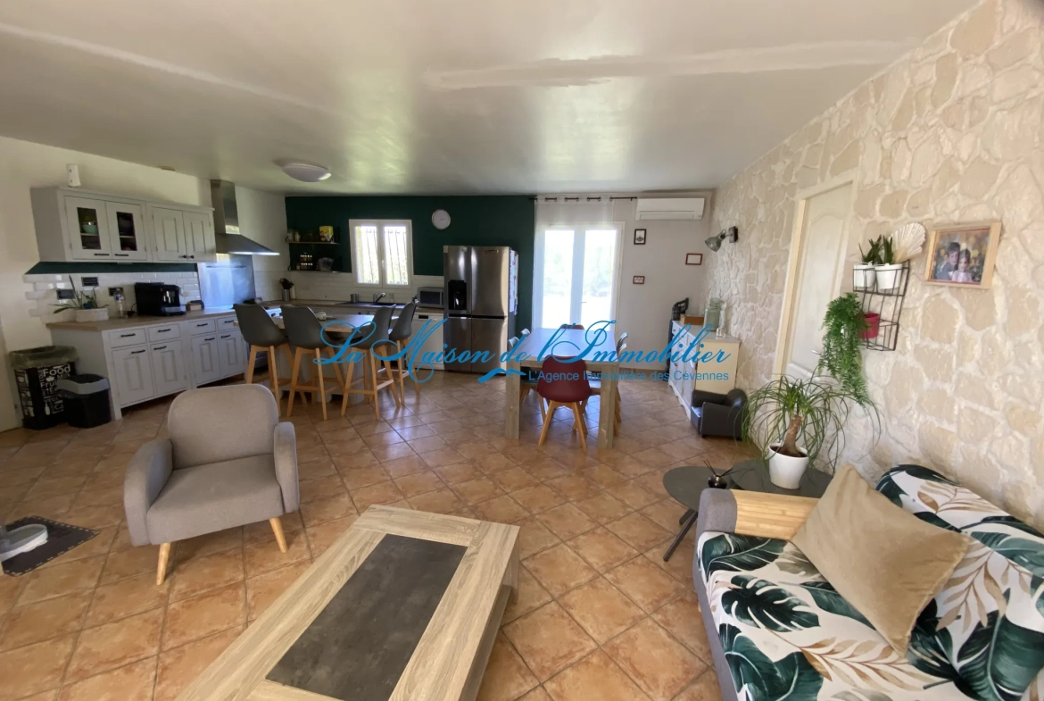 Villa de plain-pied avec piscine à Ledignan - Terrain de 840 m2 et 4 chambres 