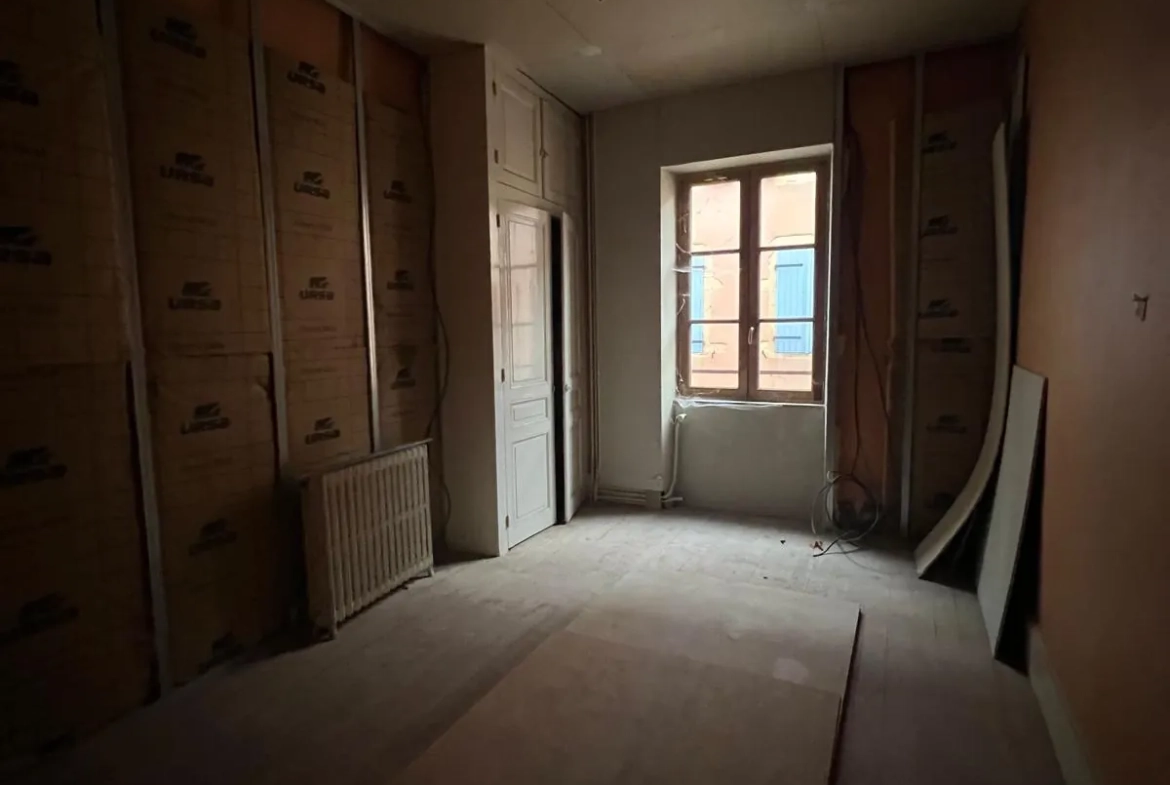 Maison à rénover à Charlieu, potentiel d'investissement ou résidence principale 