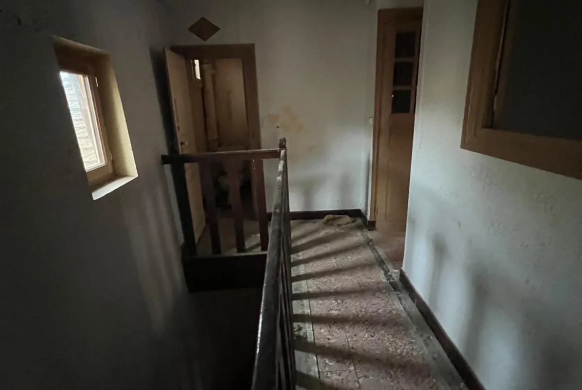 Maison à rénover à Charlieu, potentiel d'investissement ou résidence principale 