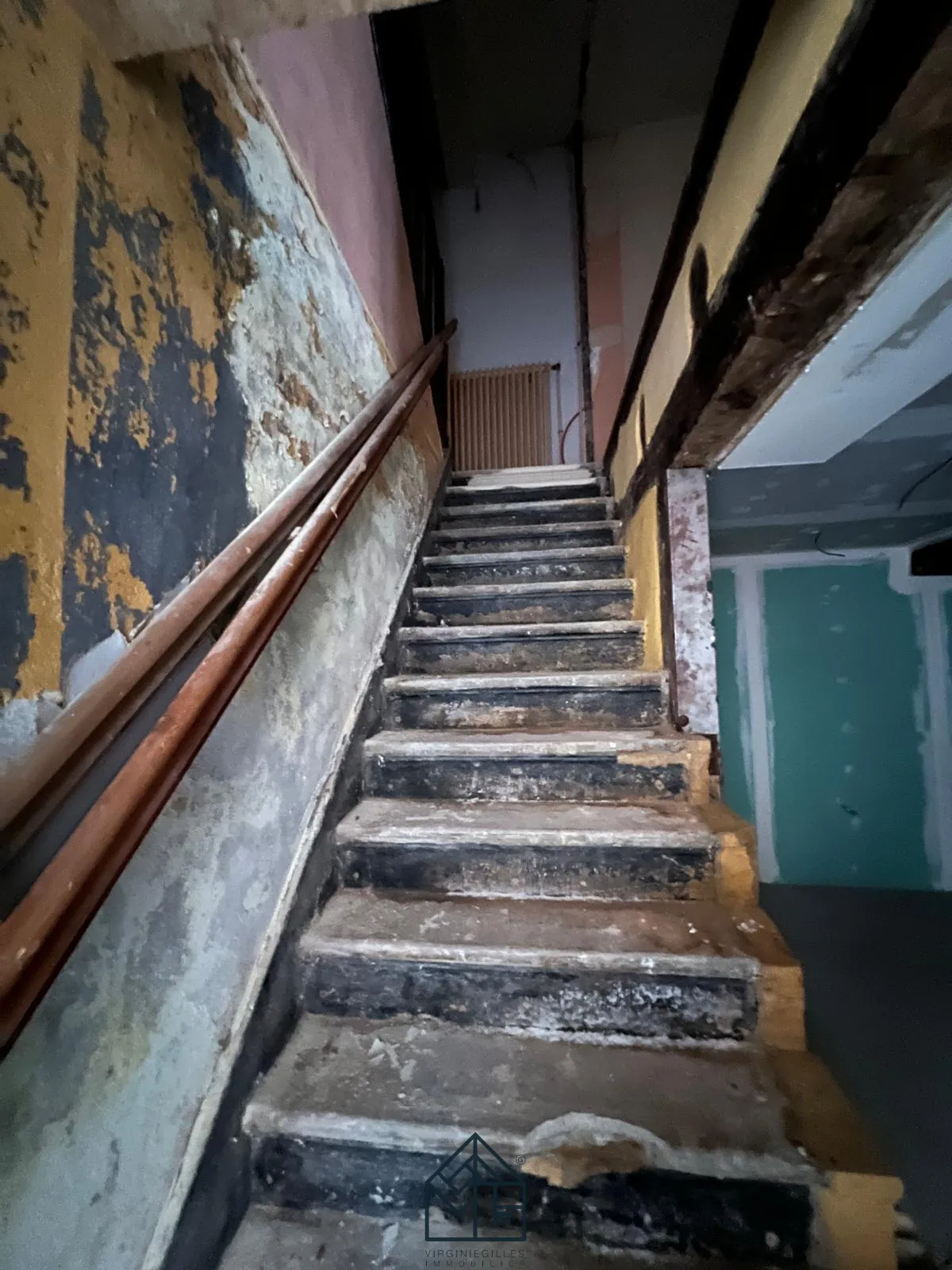 Maison à rénover à Charlieu, potentiel d'investissement ou résidence principale 