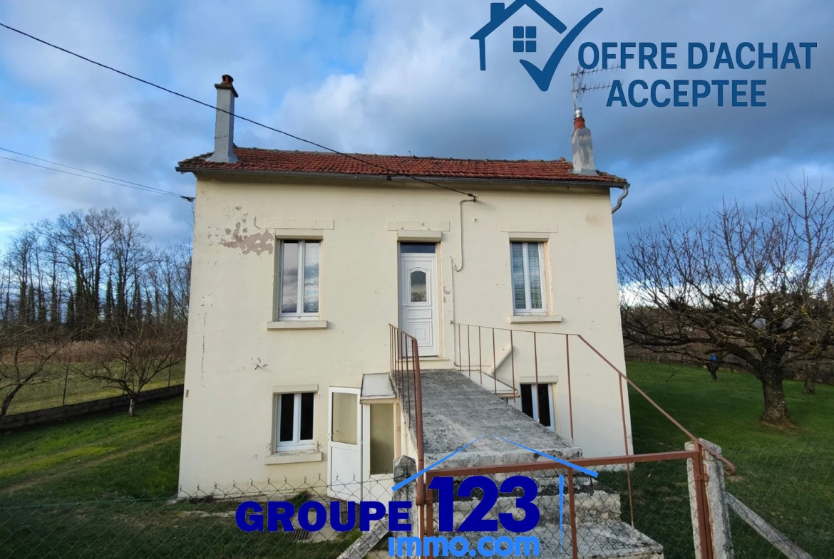 Maison à rénover à Migennes avec grand terrain et dépendances 