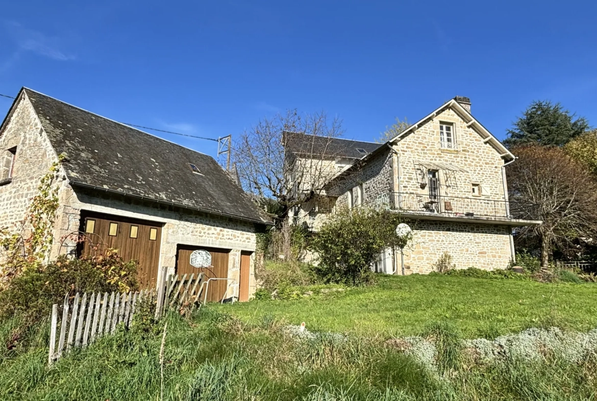 Maison spacieuse à Saint Augustin, Corrèze - Grand terrain et potentiel d'aménagement 