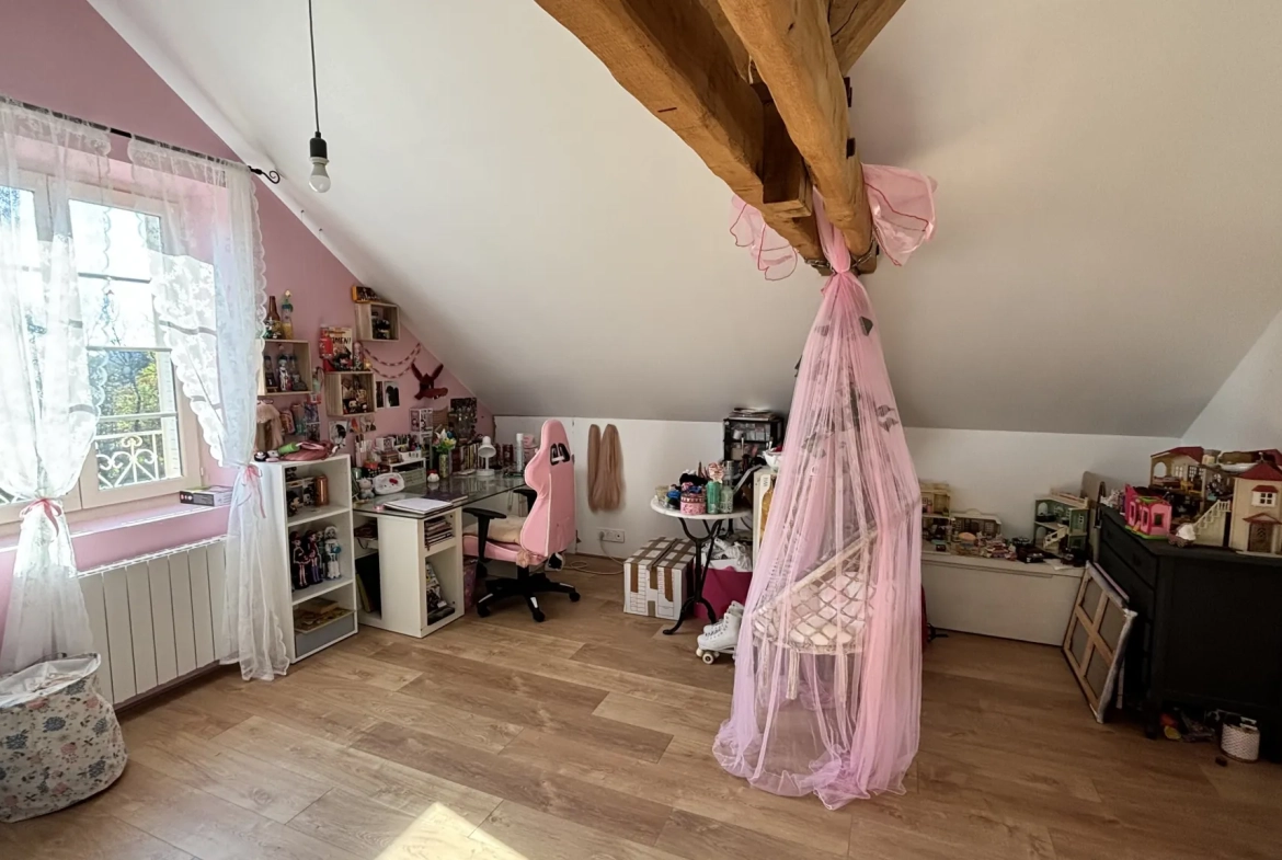 Maison spacieuse à Saint Augustin, Corrèze - Grand terrain et potentiel d'aménagement 