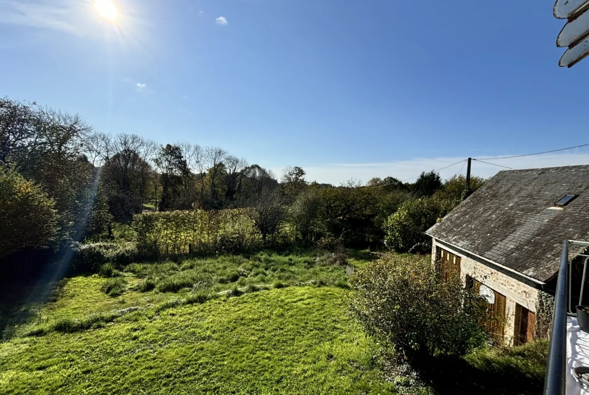 Maison spacieuse à Saint Augustin, Corrèze - Grand terrain et potentiel d'aménagement 