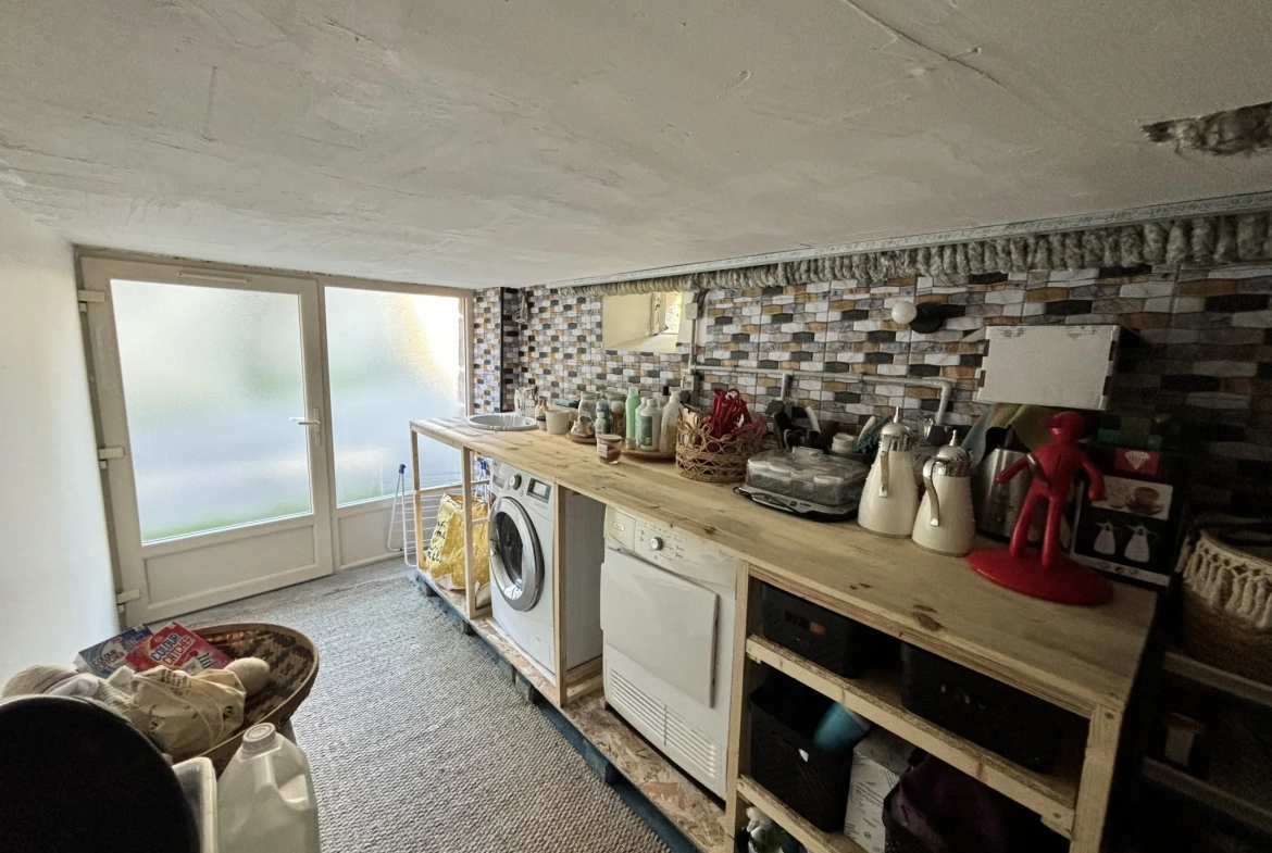 Maison spacieuse à Saint Augustin, Corrèze - Grand terrain et potentiel d'aménagement 