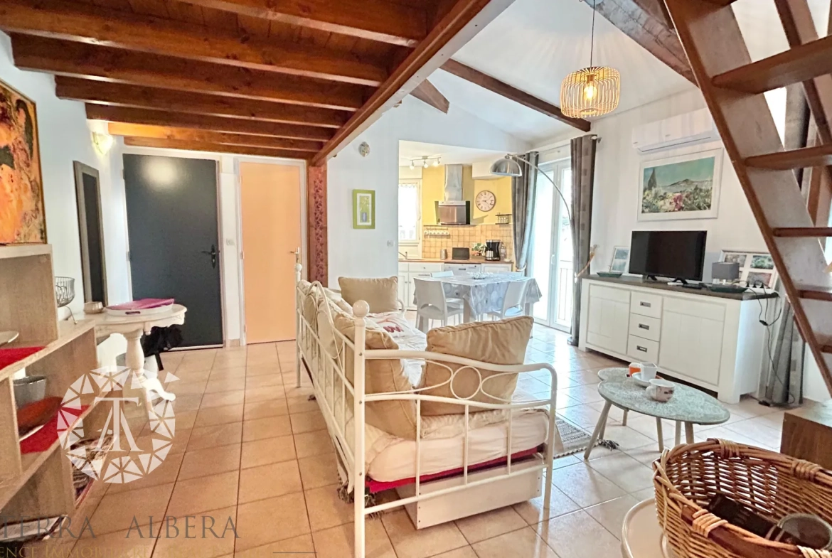 Appartement rénové de 48,64 m² au centre d'Argelès avec mezzanine et proximité des commodités 