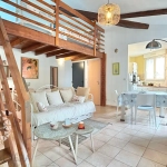 Appartement rénové de 48,64 m² au centre d'Argelès avec mezzanine et proximité des commodités