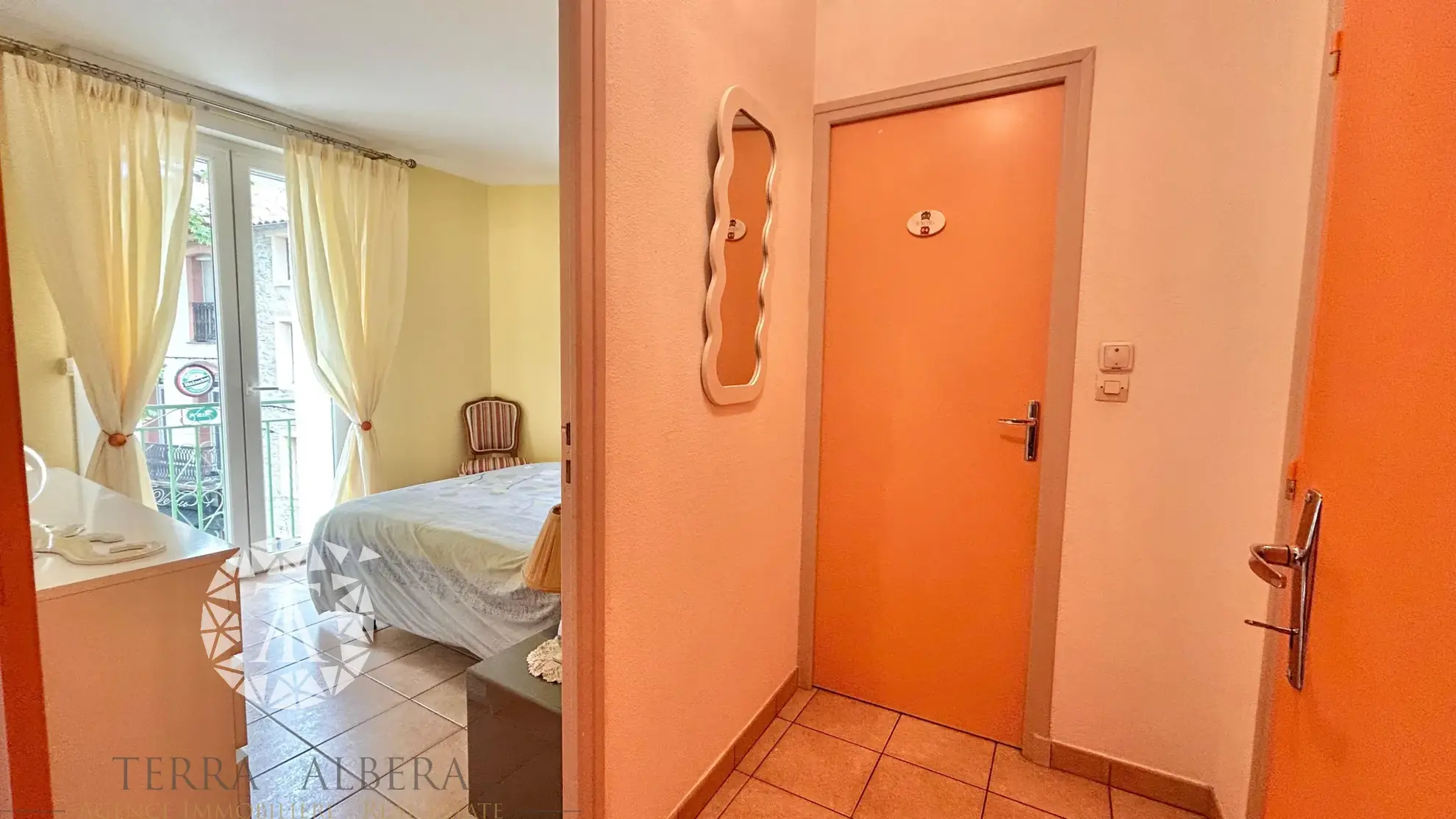 Appartement rénové de 48,64 m² au centre d'Argelès avec mezzanine et proximité des commodités 