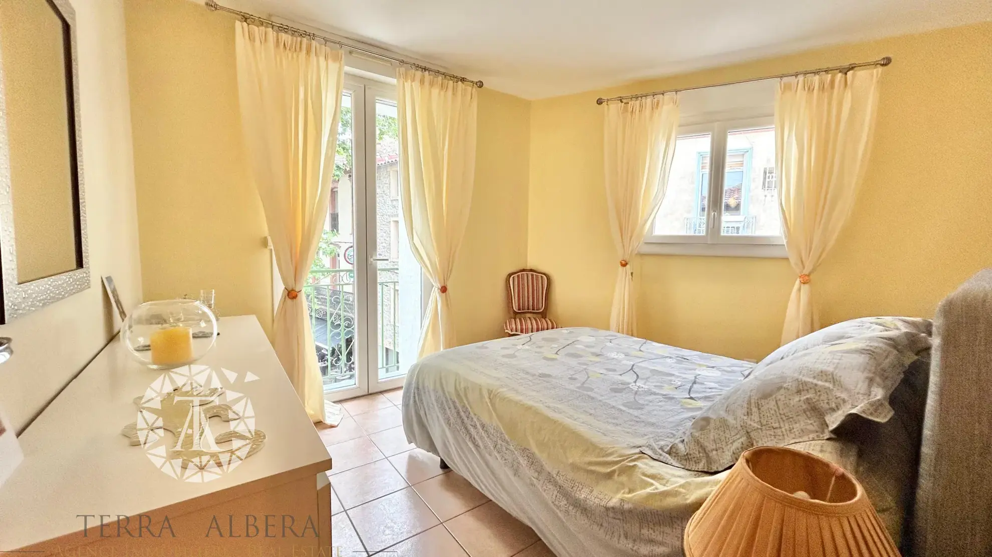 Appartement rénové de 48,64 m² au centre d'Argelès avec mezzanine et proximité des commodités 