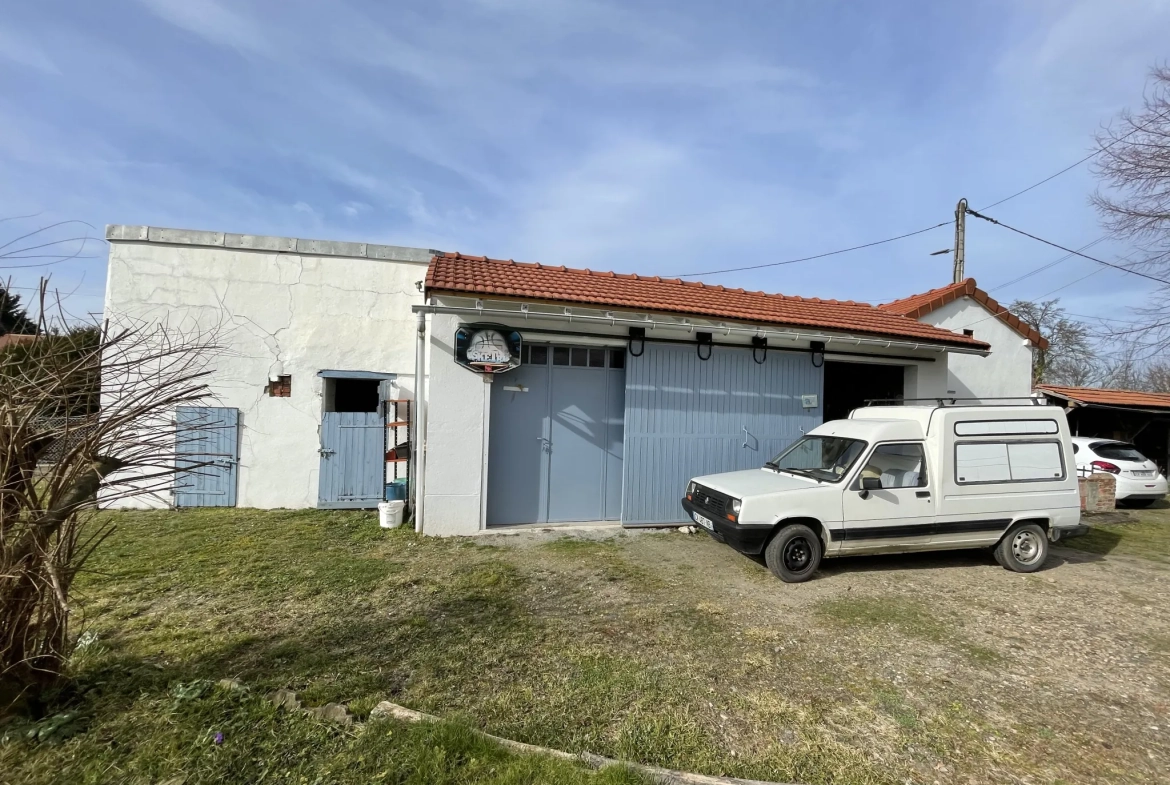 Maison de maître à Cognat-Lyonne avec terrain de 3500 m² et dépendances 