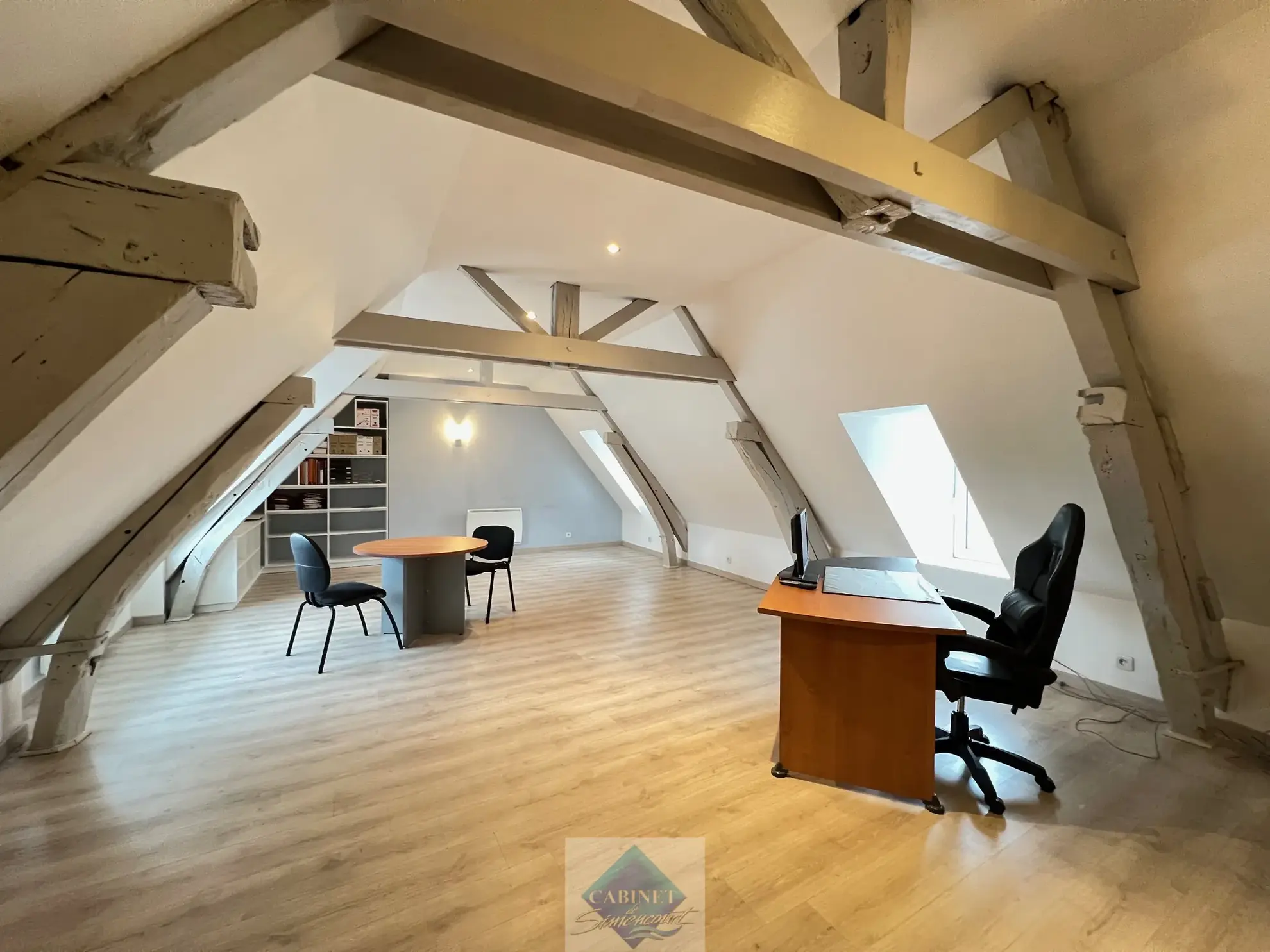 Immeuble de bureaux à vendre au cœur d'Abbeville, hyper-centre 