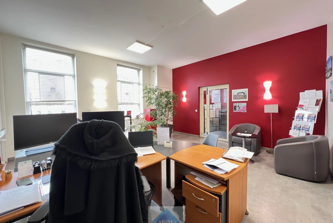 Immeuble de bureaux à vendre au cœur d'Abbeville, hyper-centre 