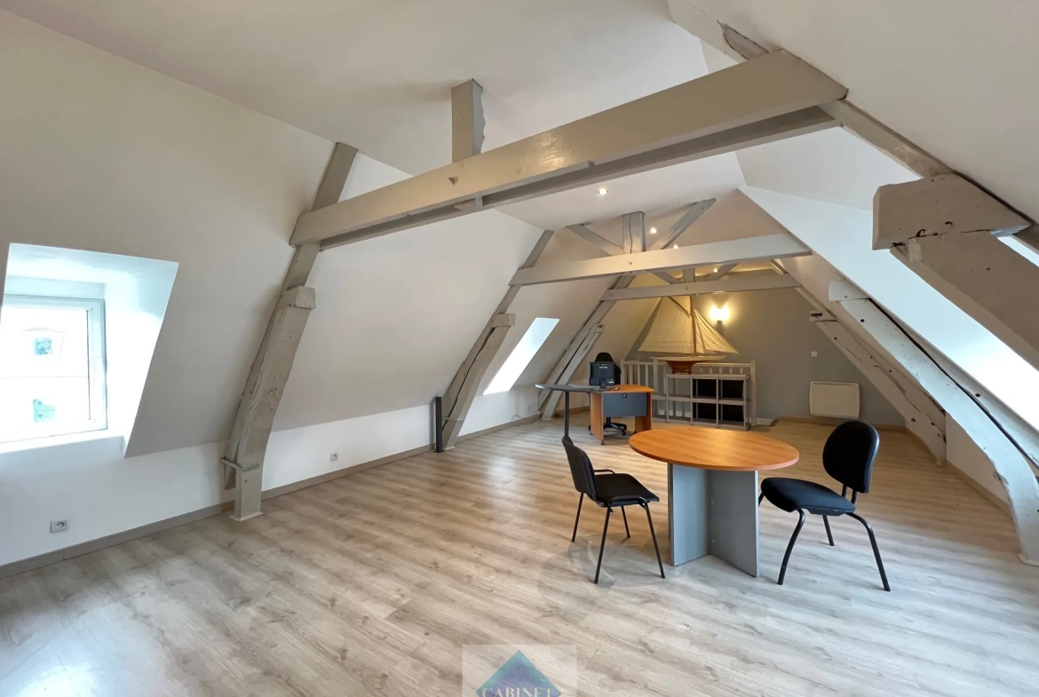 Immeuble de bureaux à vendre au cœur d'Abbeville, hyper-centre 