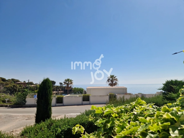 Appartement 2 pièces avec vue mer à Saint Aygulf en front de mer