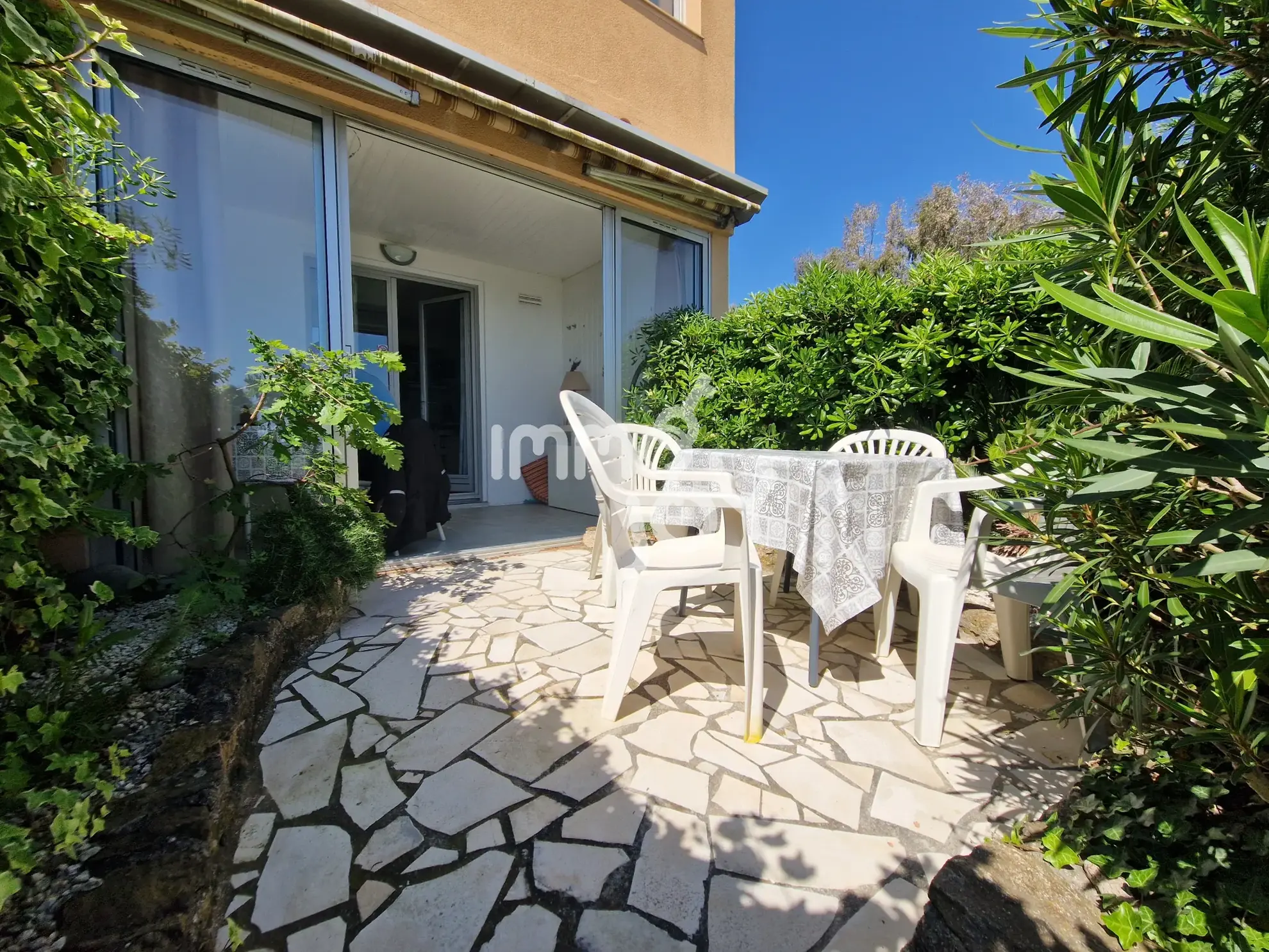 Appartement 2 pièces avec vue mer à Saint Aygulf en front de mer 