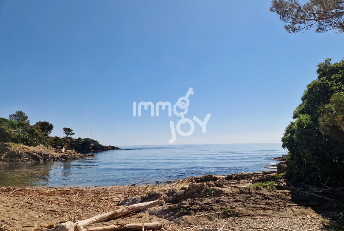 Appartement 2 pièces avec vue mer à Saint Aygulf en front de mer 
