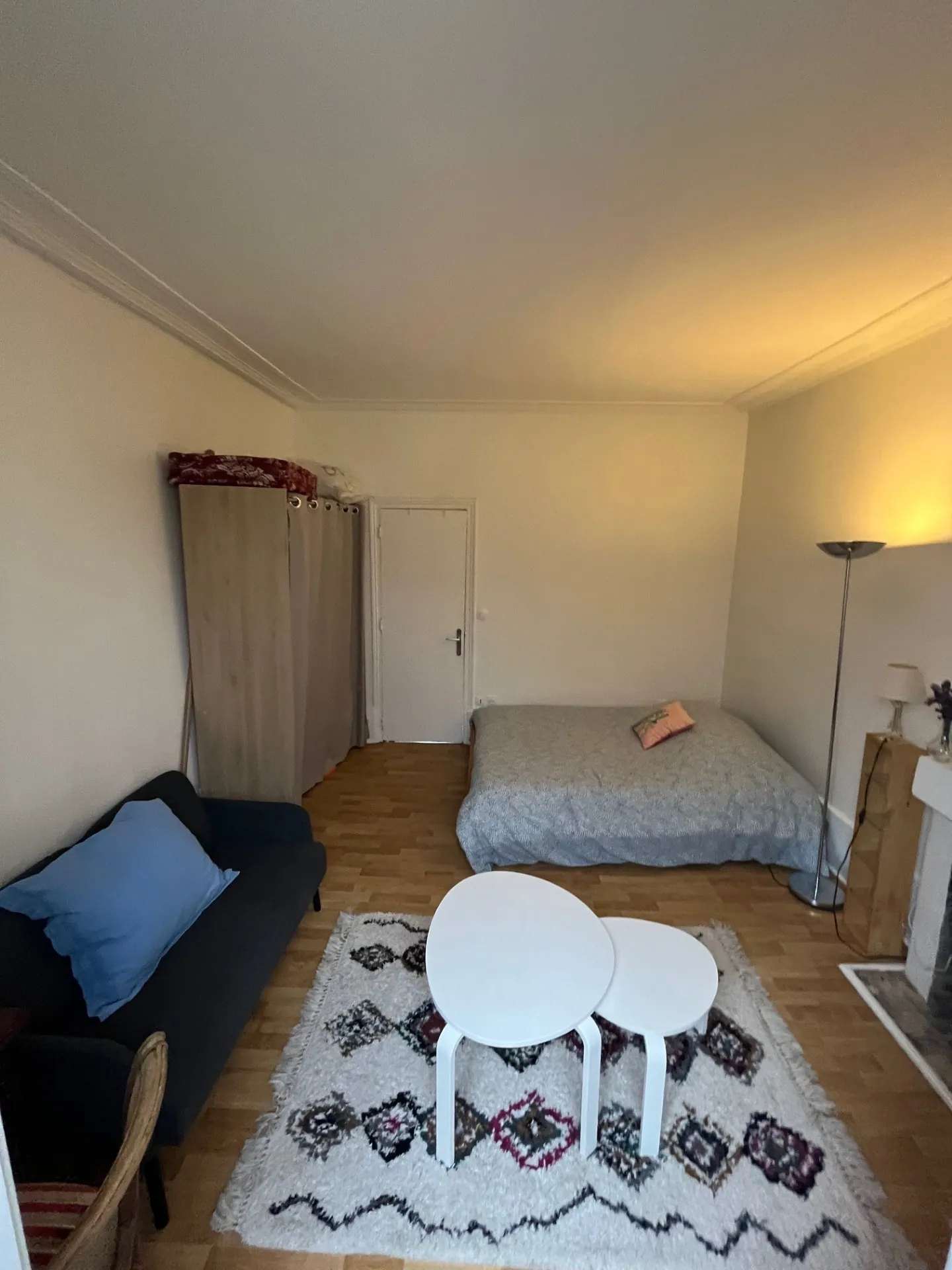 Appartement 2 pièces à Paris 18ème avec cachet ancien et confort moderne 