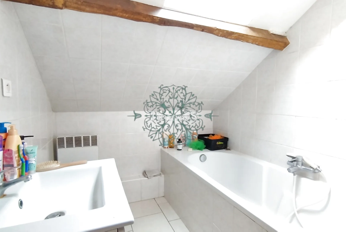 Appartement 2 pièces à vendre à L'Isle-Adam - 33 m² avec chambre et cuisine équipée 