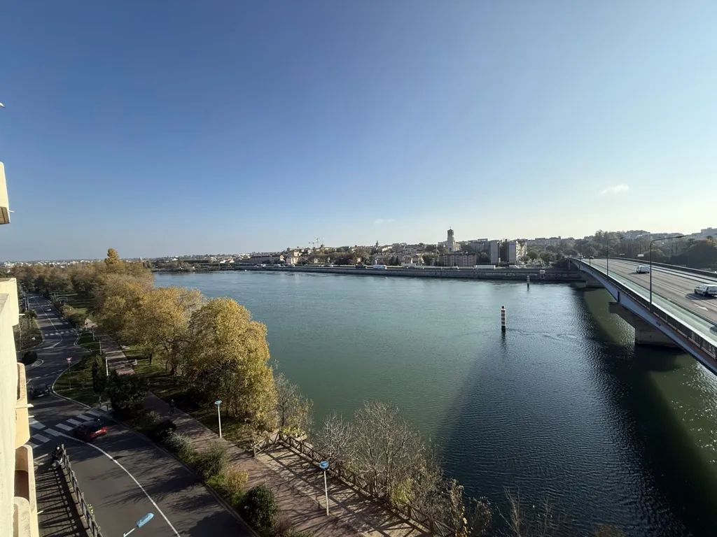 Appartement lumineux de 86,07 m² avec vue panoramique à Guilherand-Granges 