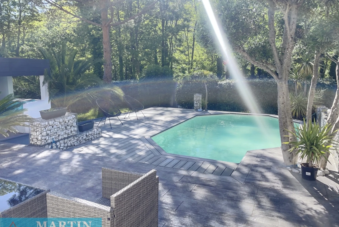 Villa 3 Chambres avec Piscine à Arles-sur-Tech - Belle Opportunité 