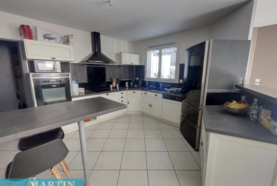 Villa 3 Chambres avec Piscine à Arles-sur-Tech - Belle Opportunité 