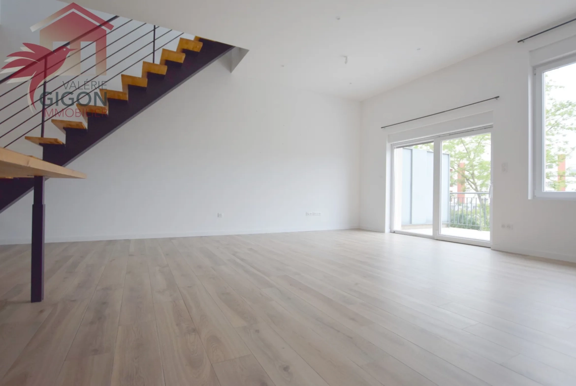 Magnifique appartement duplex F4/5 avec grande terrasse à Montbéliard 
