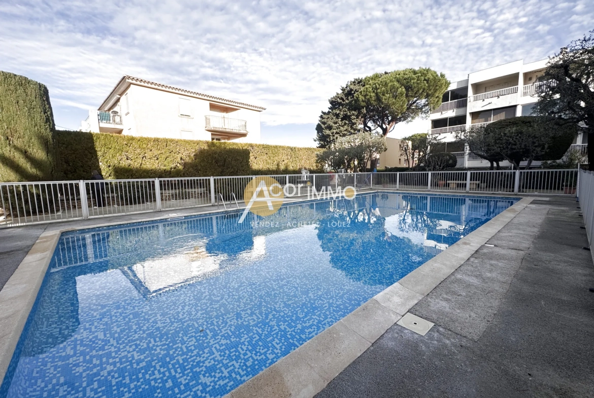 Appartement T3 Duplex avec Loggias à Six-Fours-les-Plages, proche plages et commodités 