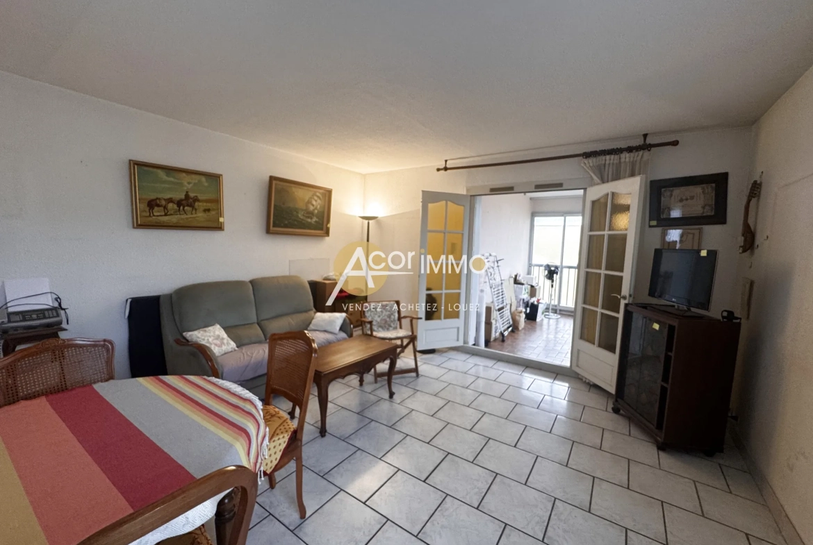 Appartement T3 Duplex avec Loggias à Six-Fours-les-Plages, proche plages et commodités 