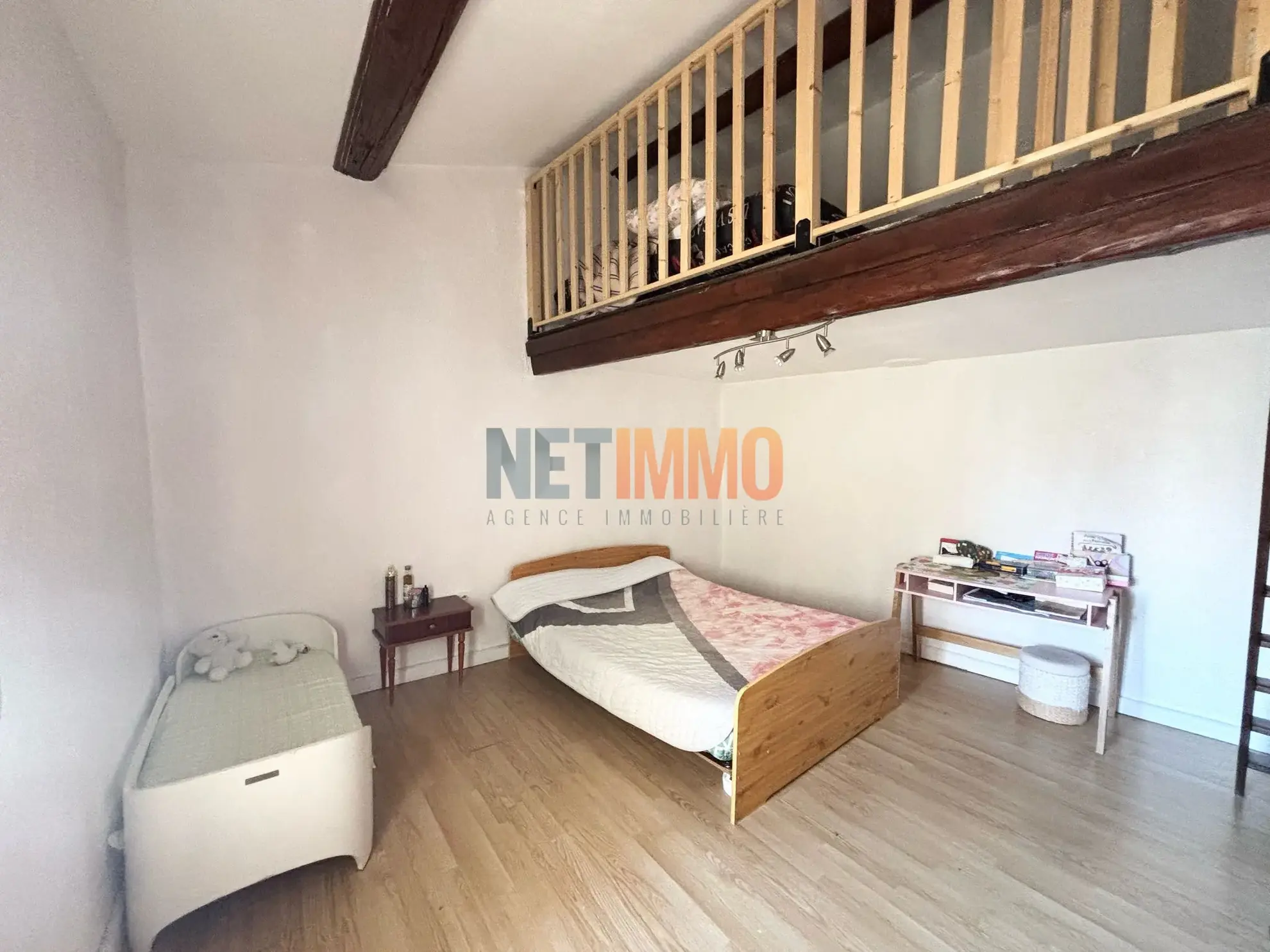 Charmante maison de village de 43 m² à Beauvoisin avec extérieur 