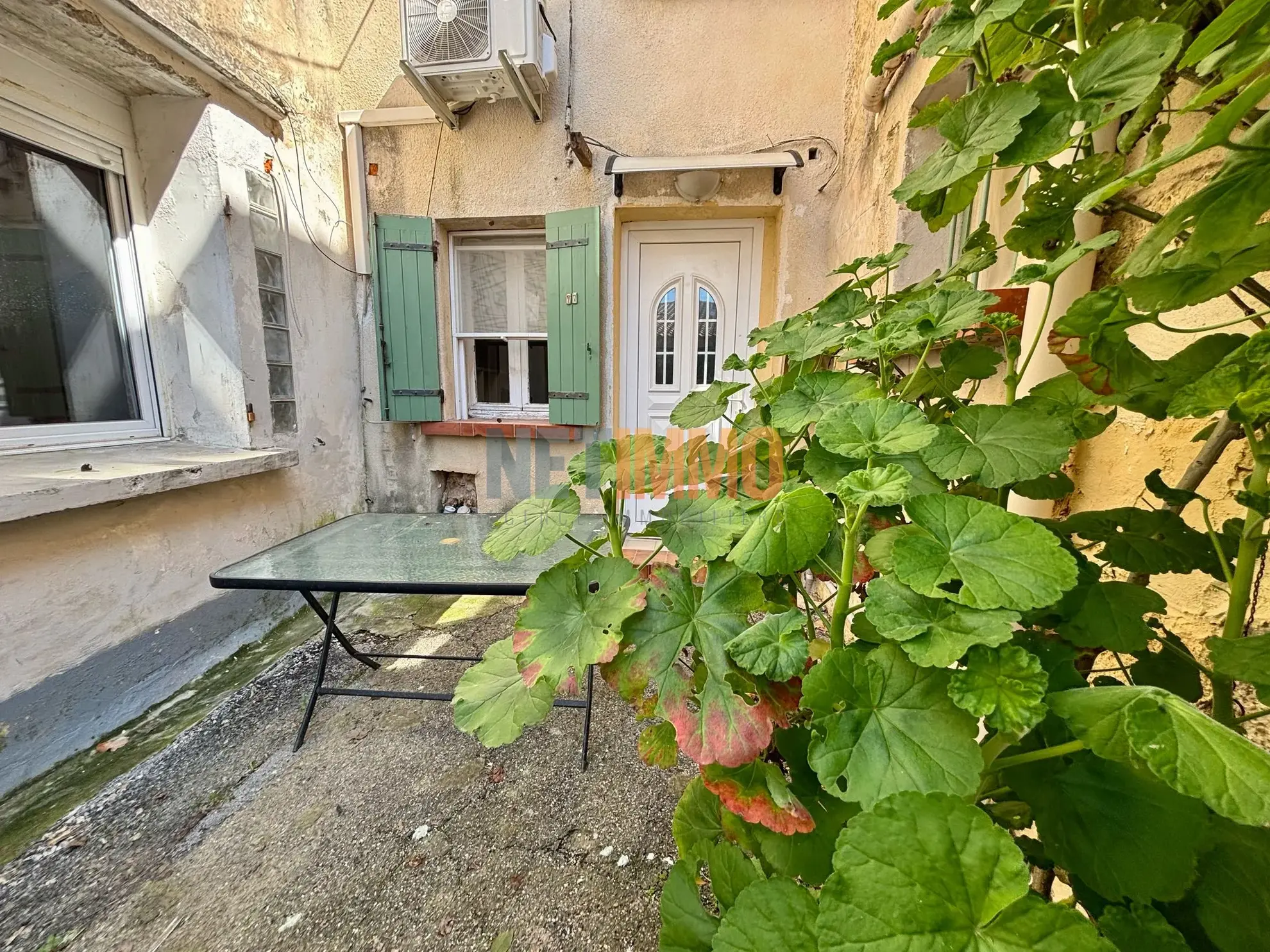 Charmante maison de village de 43 m² à Beauvoisin avec extérieur 