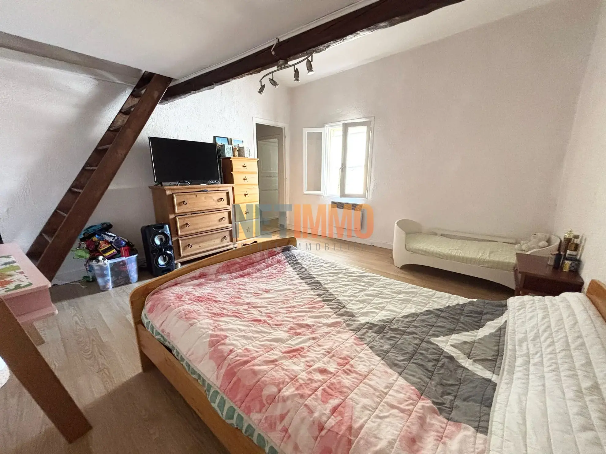 Charmante maison de village de 43 m² à Beauvoisin avec extérieur 