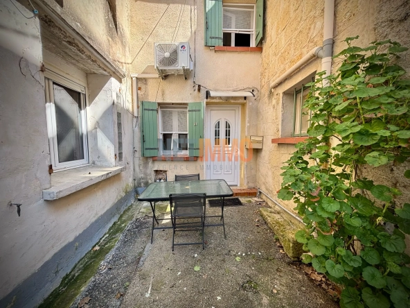 Charmante maison de village de 43 m² à Beauvoisin avec extérieur