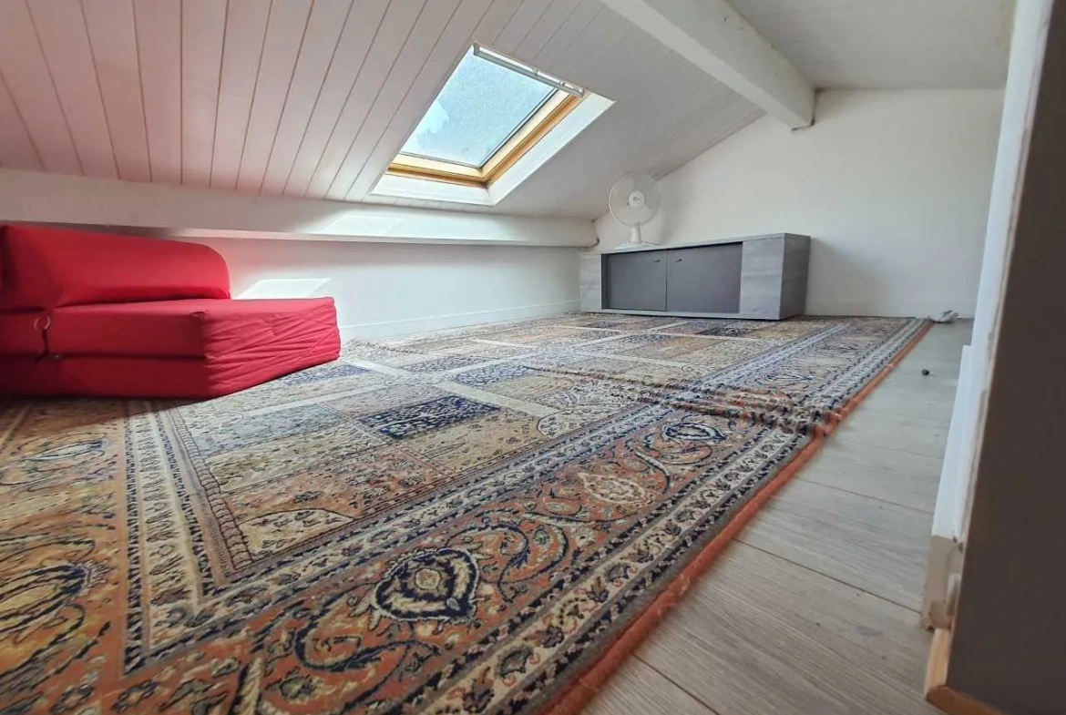 Charmante maisonnette T2 avec jardin et parking à Saint-Vallier-De-Thiey 