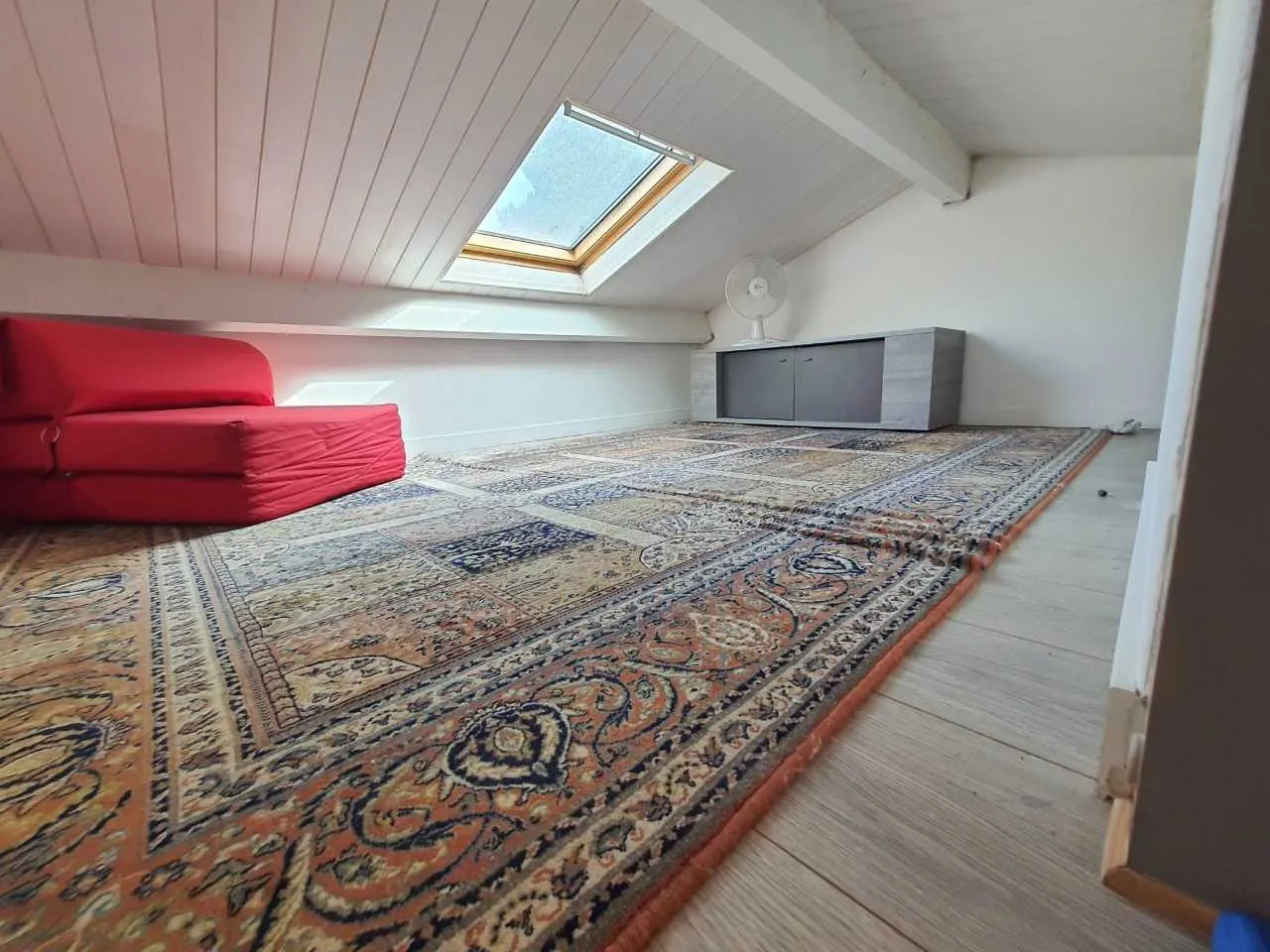 Charmante maisonnette T2 avec jardin et parking à Saint-Vallier-De-Thiey 