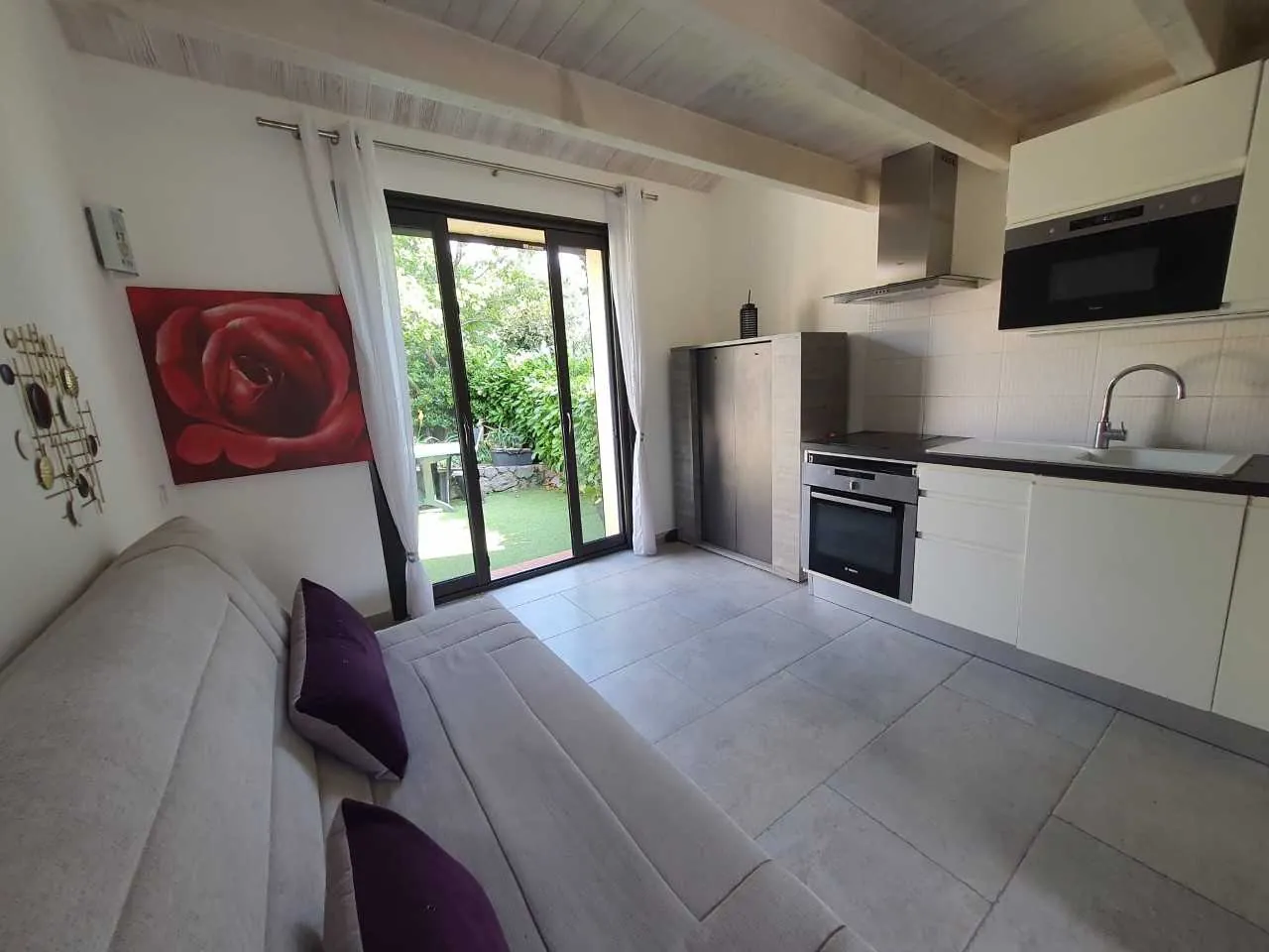 Charmante maisonnette T2 avec jardin et parking à Saint-Vallier-De-Thiey 
