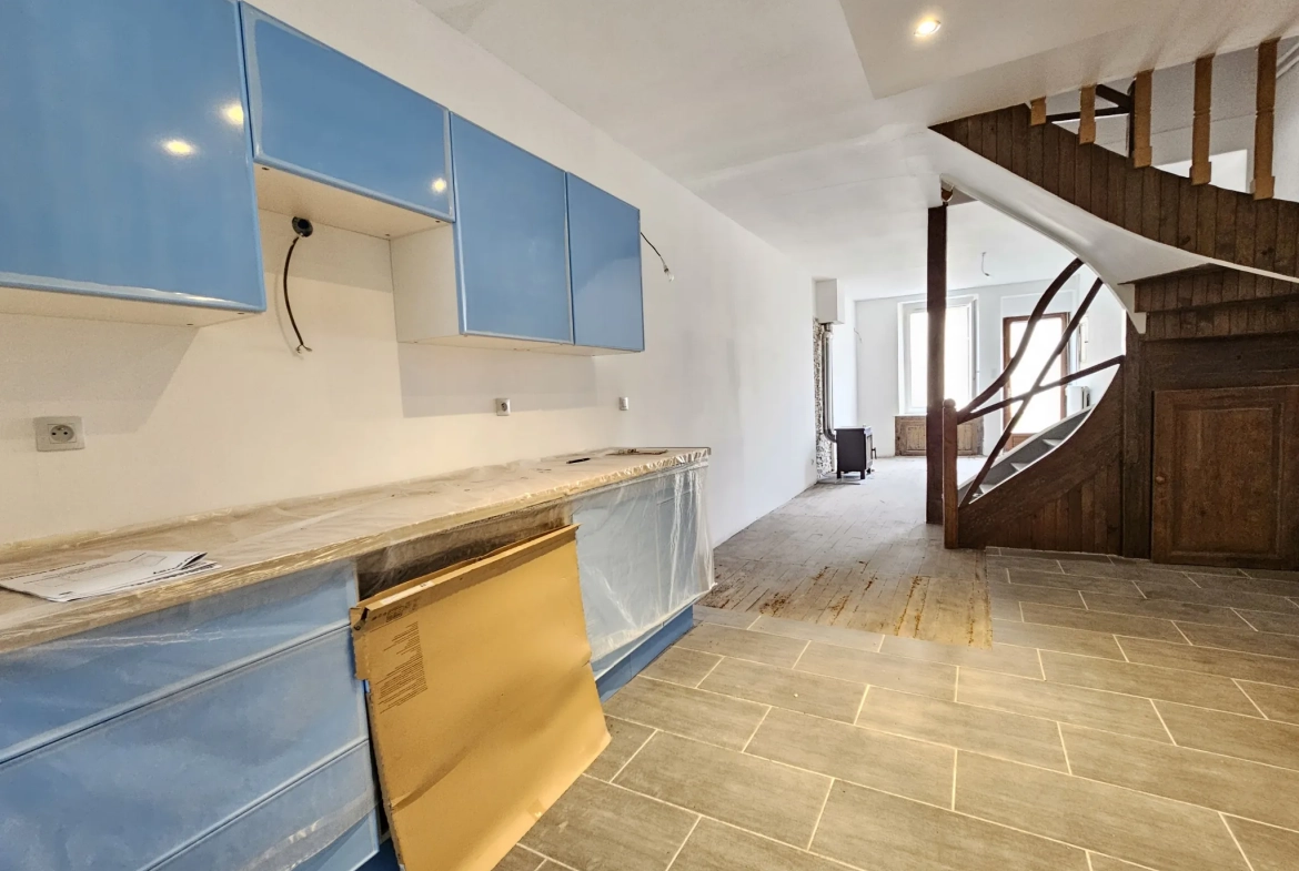 Maison à rénover au cœur de Vaucouleurs - Grand potentiel idéal pour investissement 