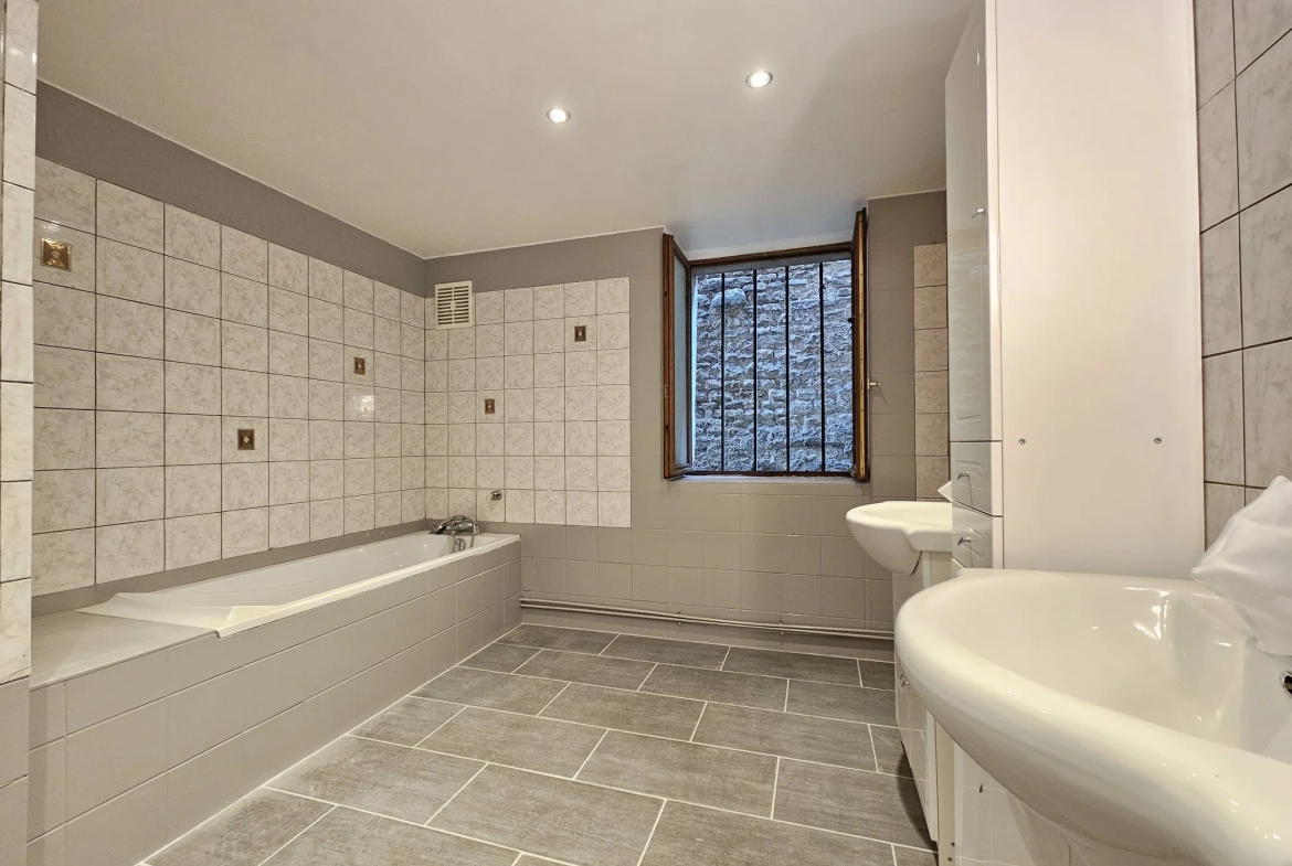 Maison à rénover au cœur de Vaucouleurs - Grand potentiel idéal pour investissement 