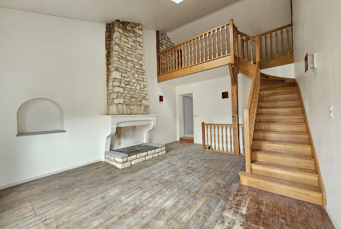 Maison à rénover au cœur de Vaucouleurs - Grand potentiel idéal pour investissement 