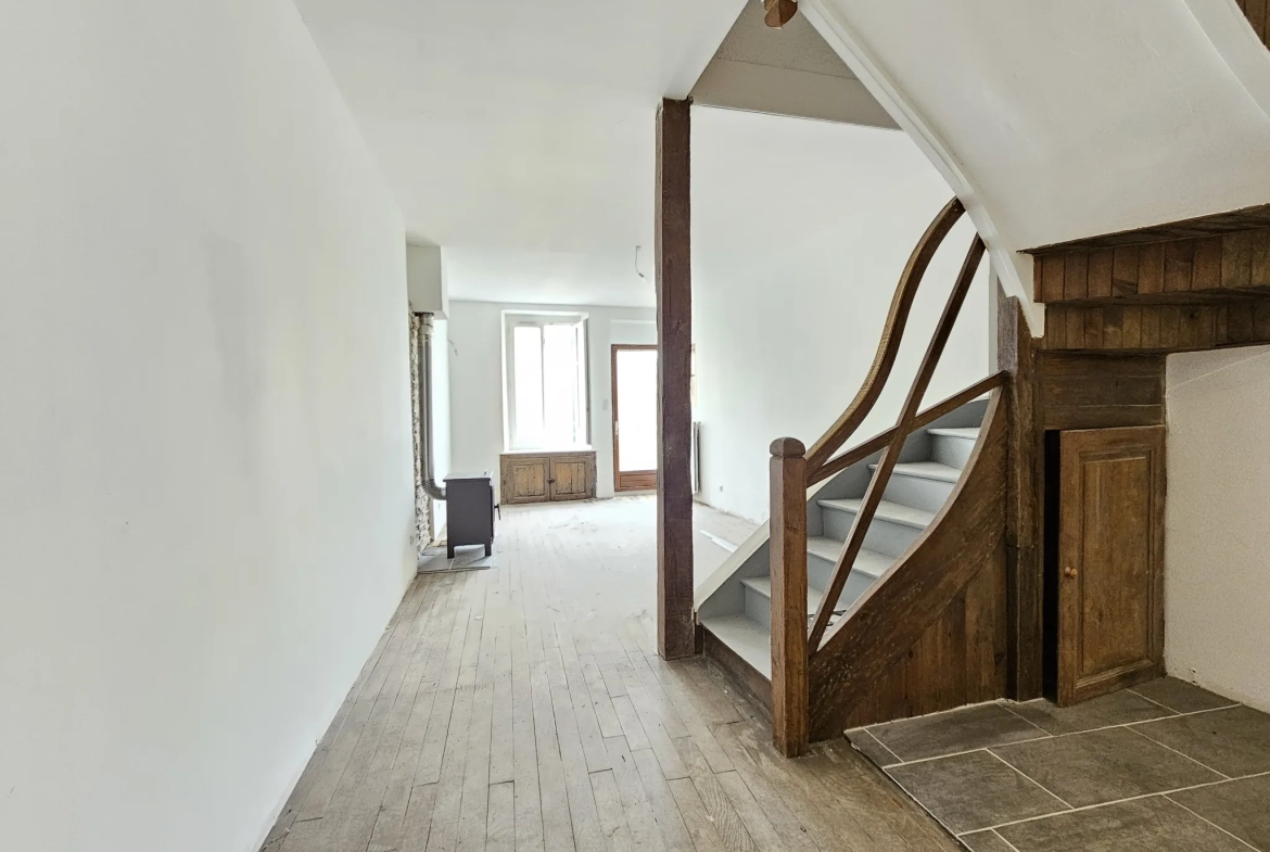 Maison à rénover au cœur de Vaucouleurs - Grand potentiel idéal pour investissement 
