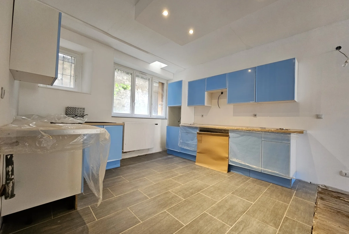 Maison à rénover au cœur de Vaucouleurs - Grand potentiel idéal pour investissement 