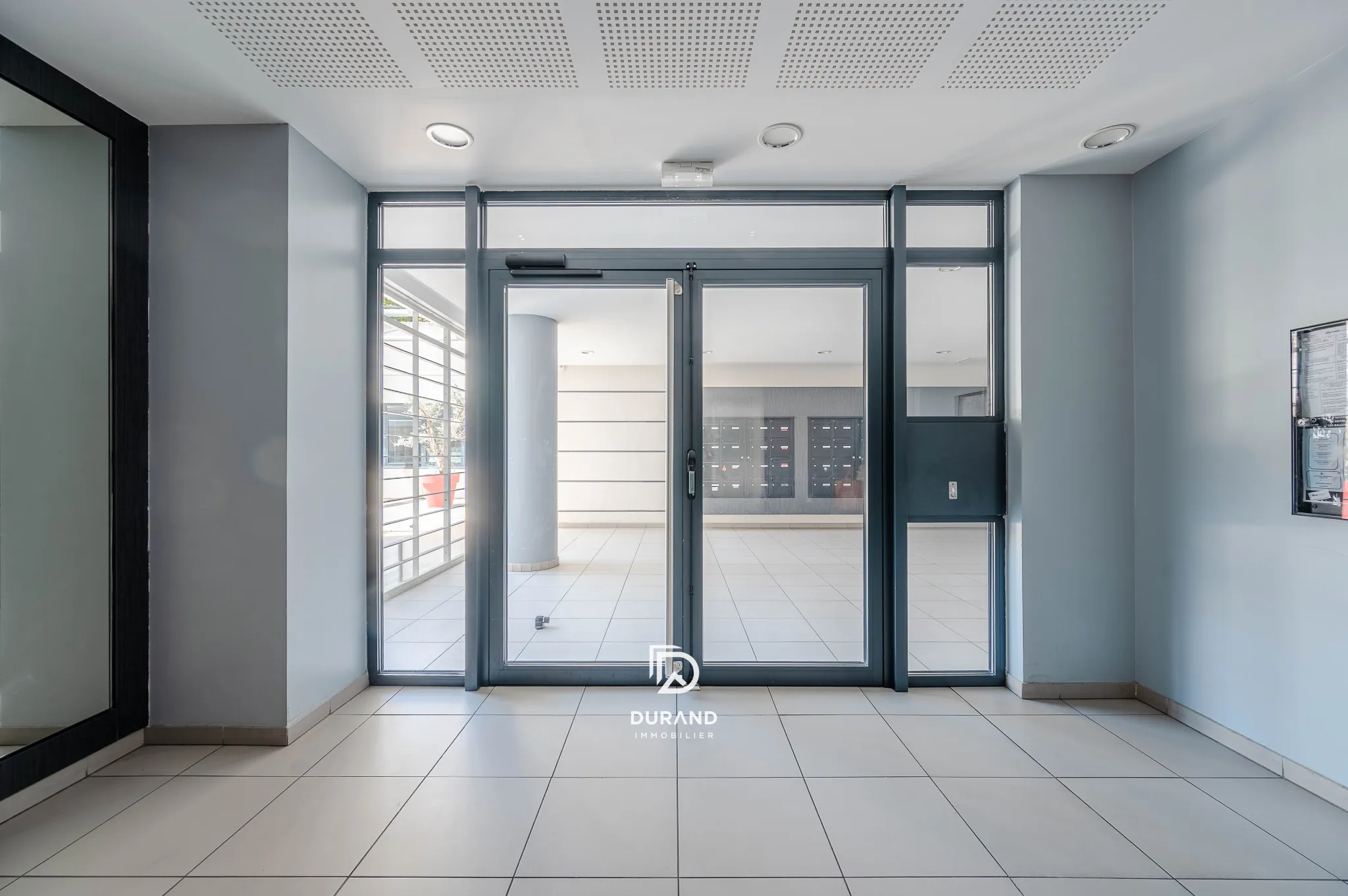 Appartement T2 avec terrasse à Marseille - Résidence moderne et sécurisée 