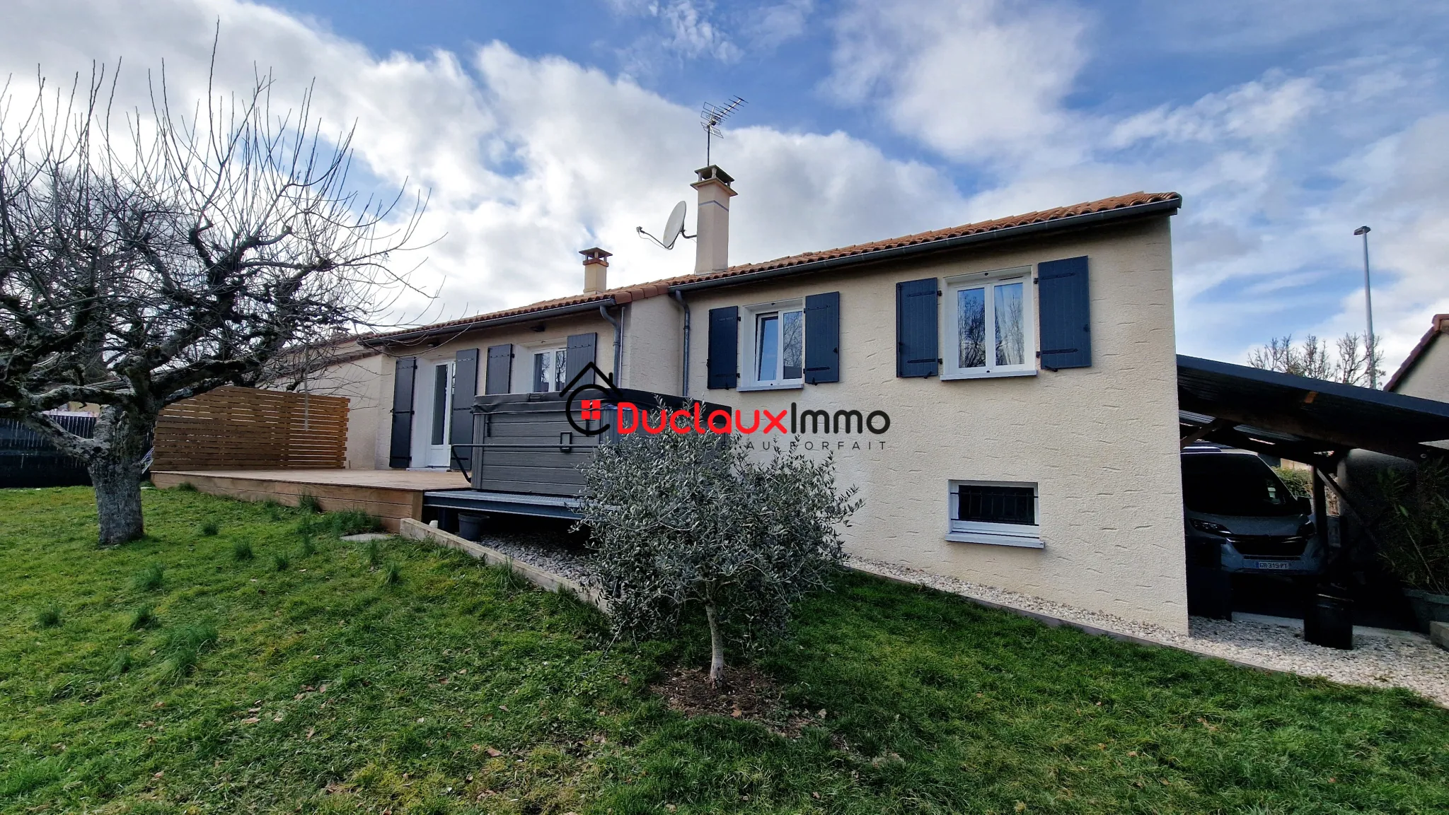 Maison de plain-pied à vendre à Aurillac avec sous-sol et terrasse 